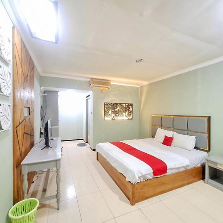 Reddoorz Near Stadion Semeru Lumajang Jawa Timur ภายนอก รูปภาพ
